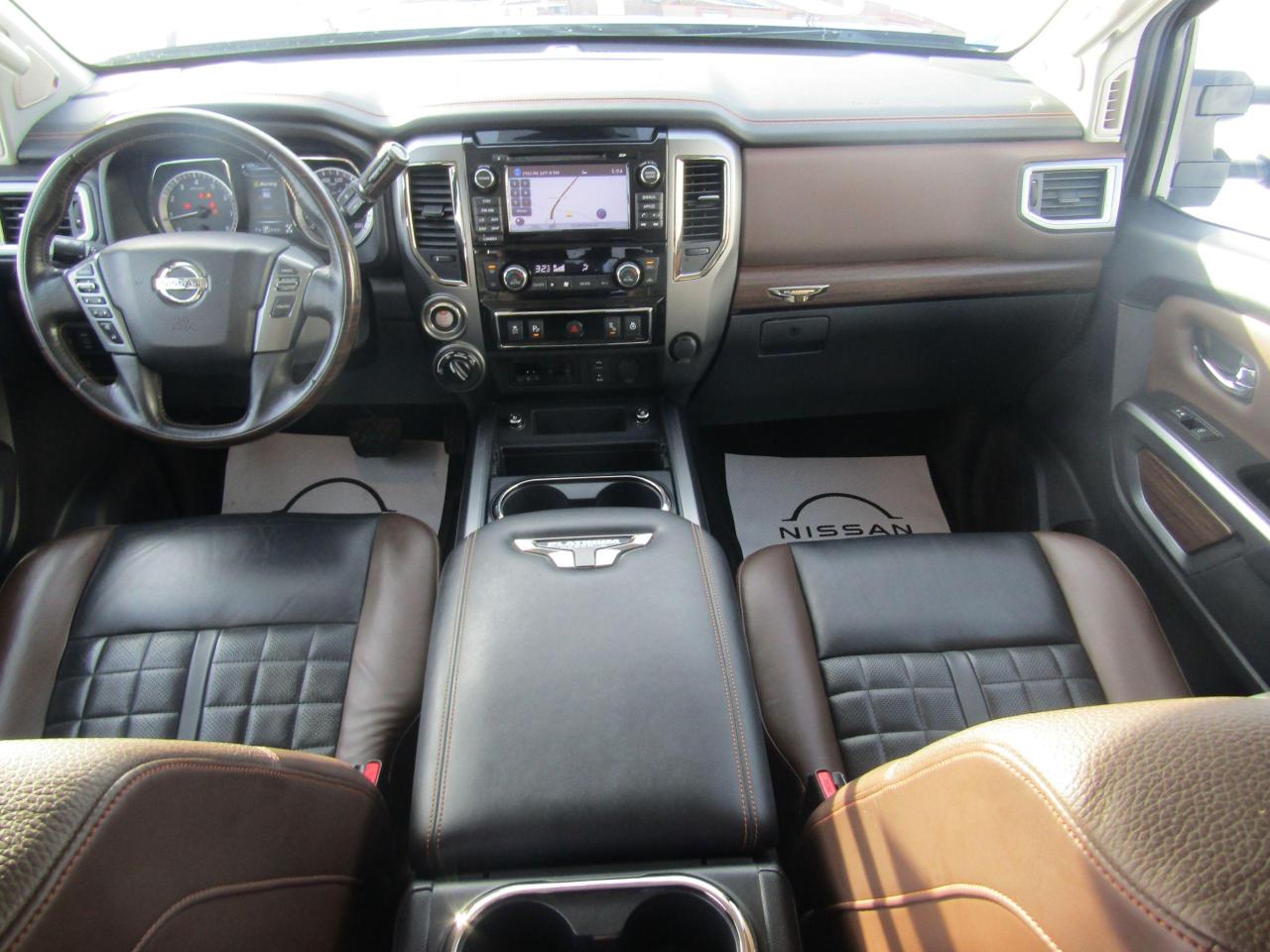 2018 Nissan Titan Platinum Photo