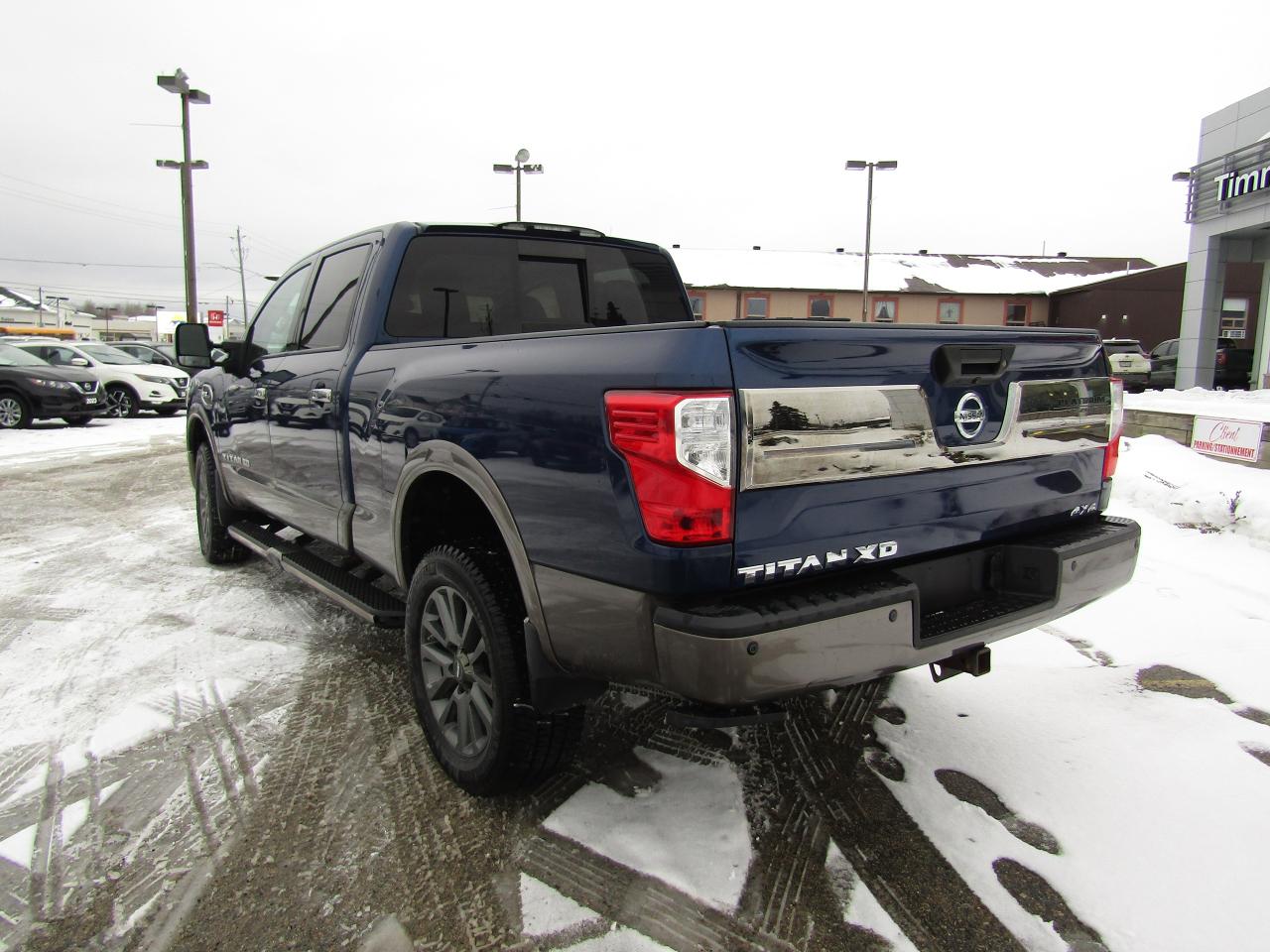 2018 Nissan Titan Platinum Photo