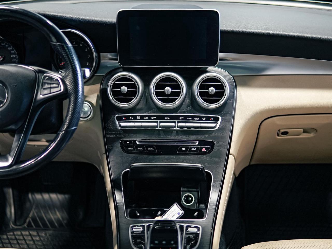 2019 Mercedes-Benz GLC 300 AMG | 360 CAM | NAV | PANO | NO ACCIDENTS Photo