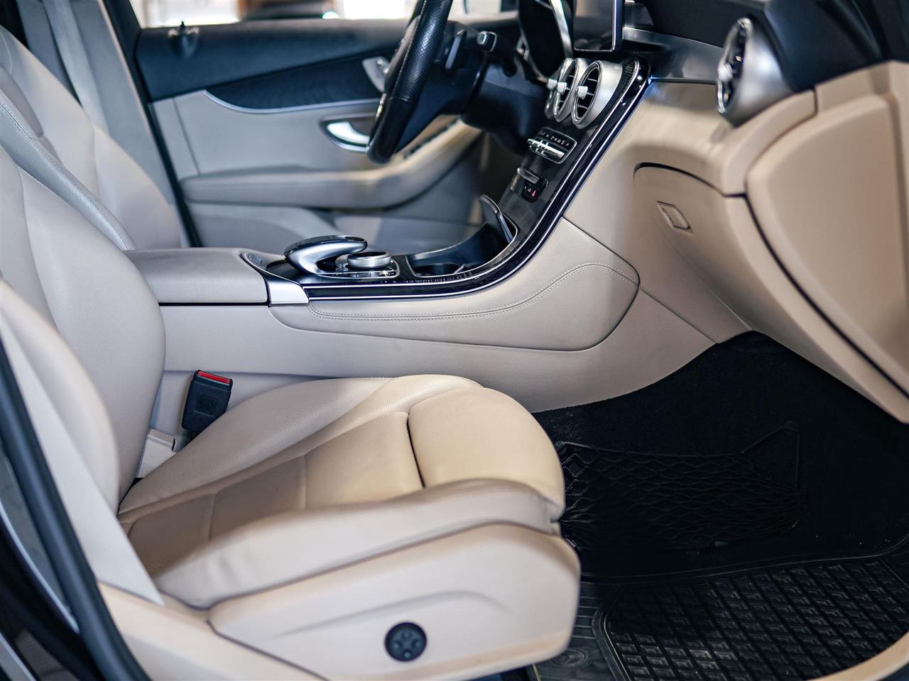 2019 Mercedes-Benz GLC 300 AMG | 360 CAM | NAV | PANO | NO ACCIDENTS Photo