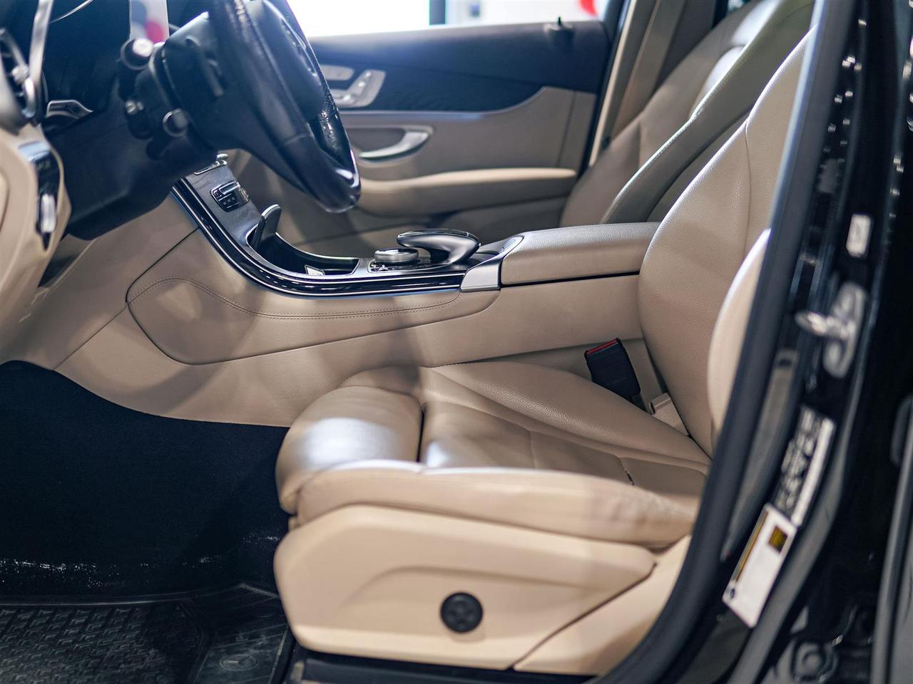 2019 Mercedes-Benz GLC 300 AMG | 360 CAM | NAV | PANO | NO ACCIDENTS Photo