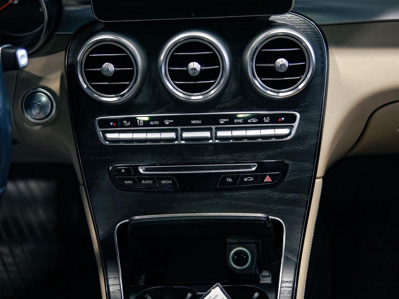 2019 Mercedes-Benz GLC 300 AMG | 360 CAM | NAV | PANO | NO ACCIDENTS Photo