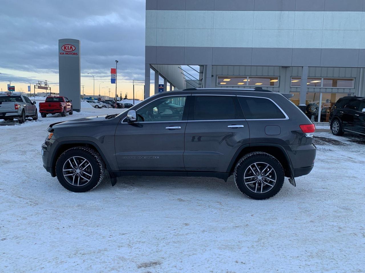 2017 Jeep Grand Cherokee Limited Photo3