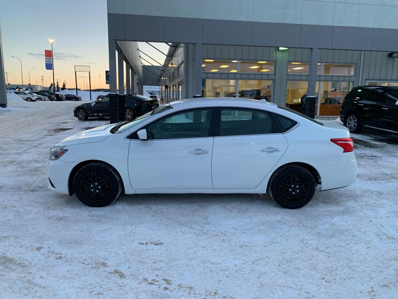 2017 Nissan Sentra 1.8 SV Photo3