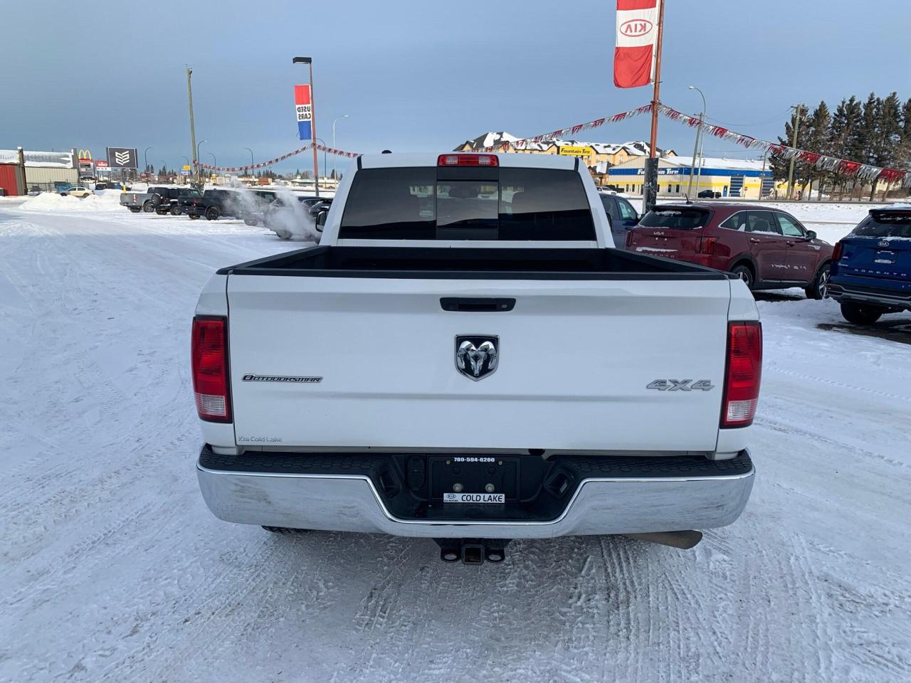 2016 RAM 1500 OUTDOORSMAN Photo4