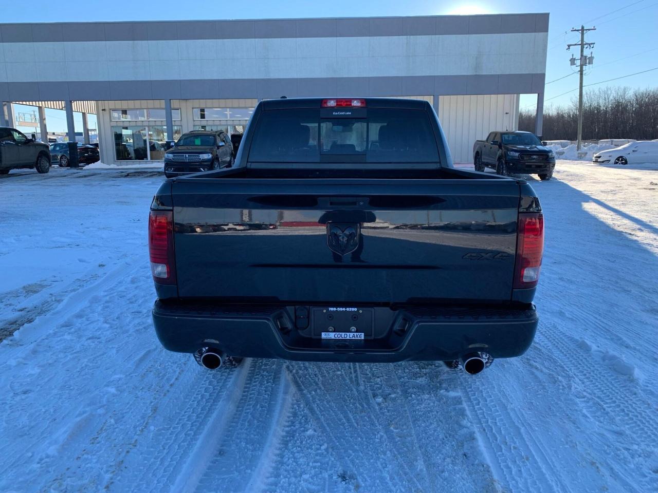 2016 RAM 1500 SPORT Photo4