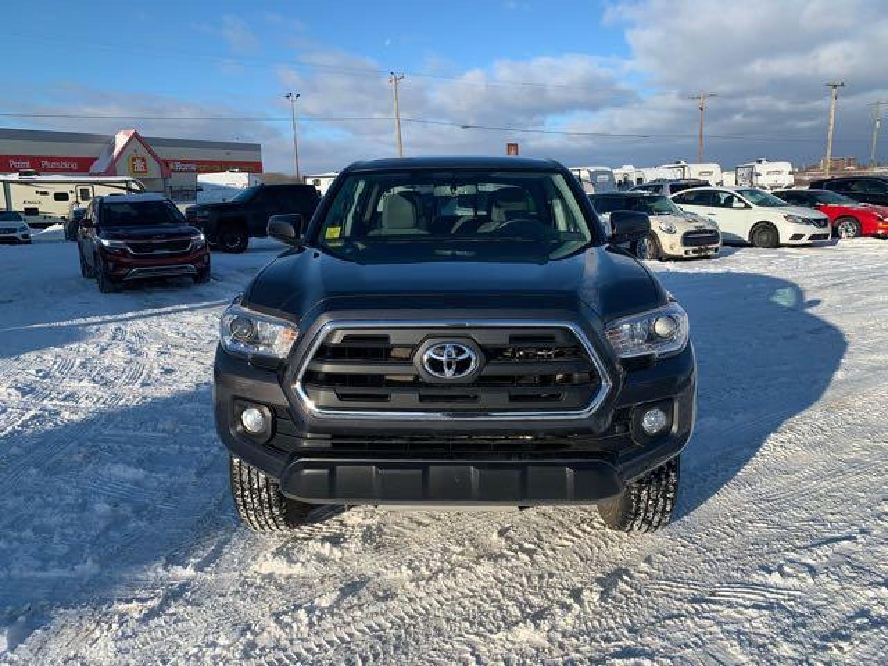 2017 Toyota Tacoma SR5  Rear Camera  Low KM Photo3
