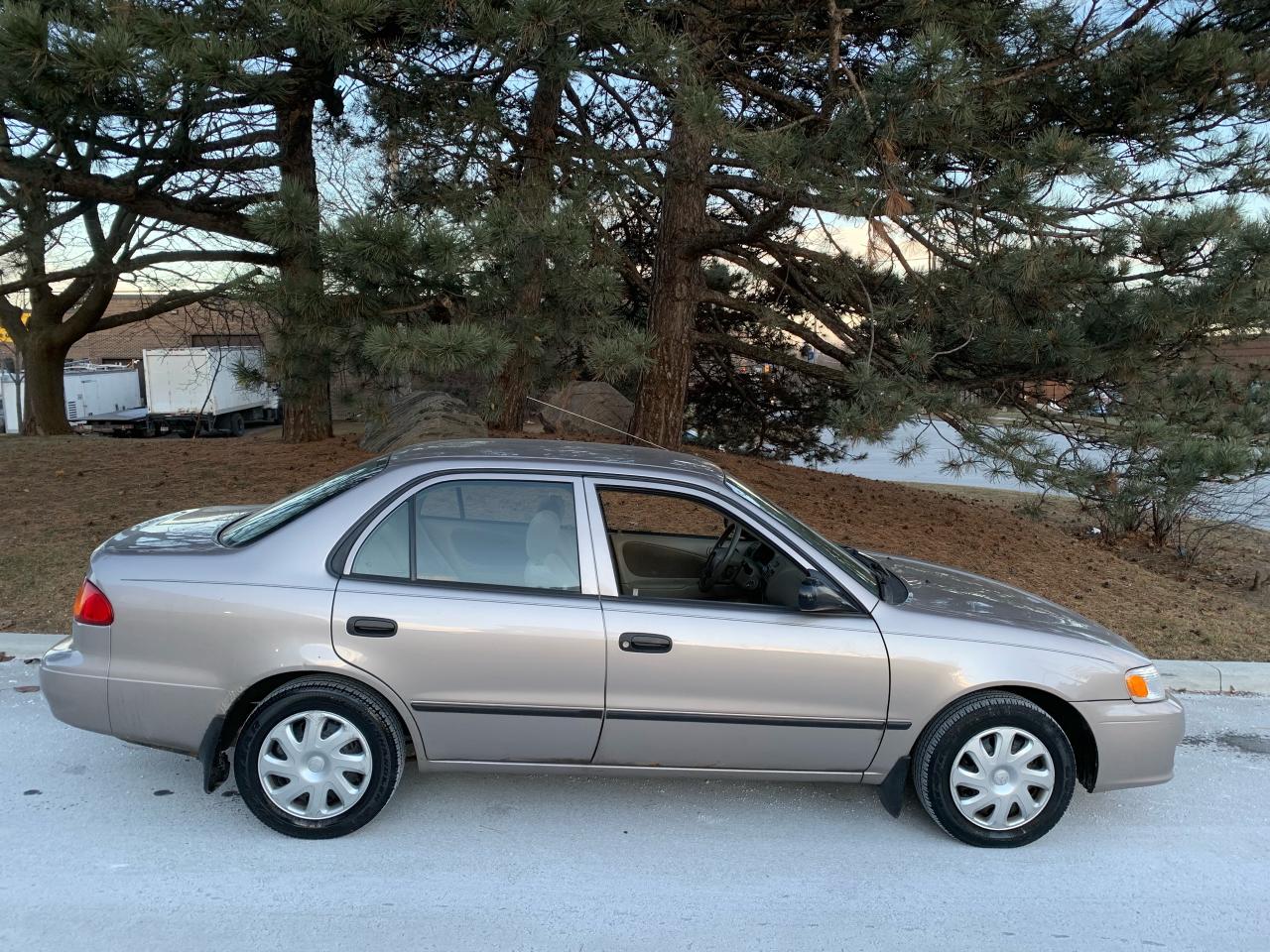 2002 Toyota Corolla CE-ONLY 188,729KMS! CARFAX REPORT CLEAN-NO CLAIMS! - Photo #2