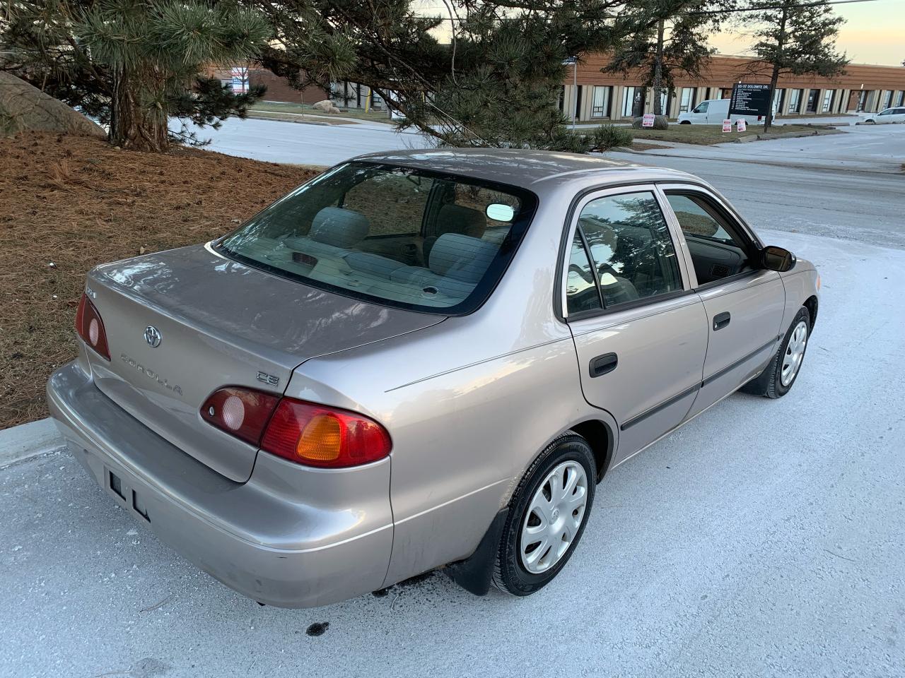 2002 Toyota Corolla CE-ONLY 188,729KMS! CARFAX REPORT CLEAN-NO CLAIMS! Photo2