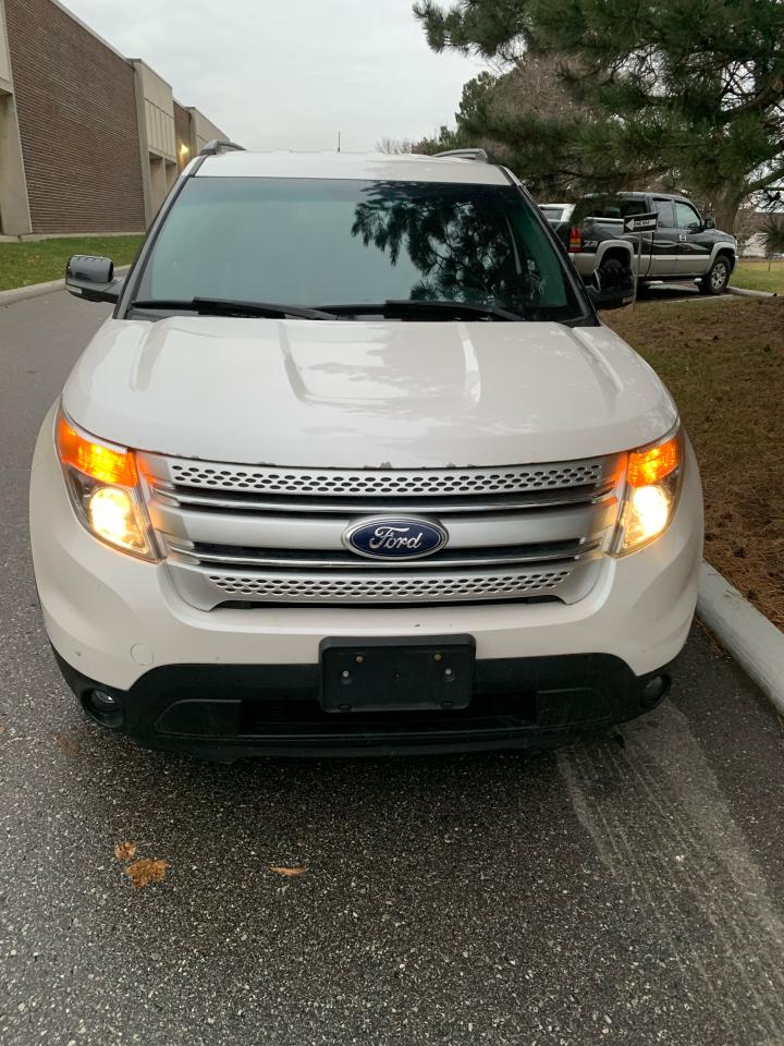 2013 Ford Explorer XLT-FRONT WHEEL DRIVE-1 LOCAL OWNER! GPS/LEATHER Photo4