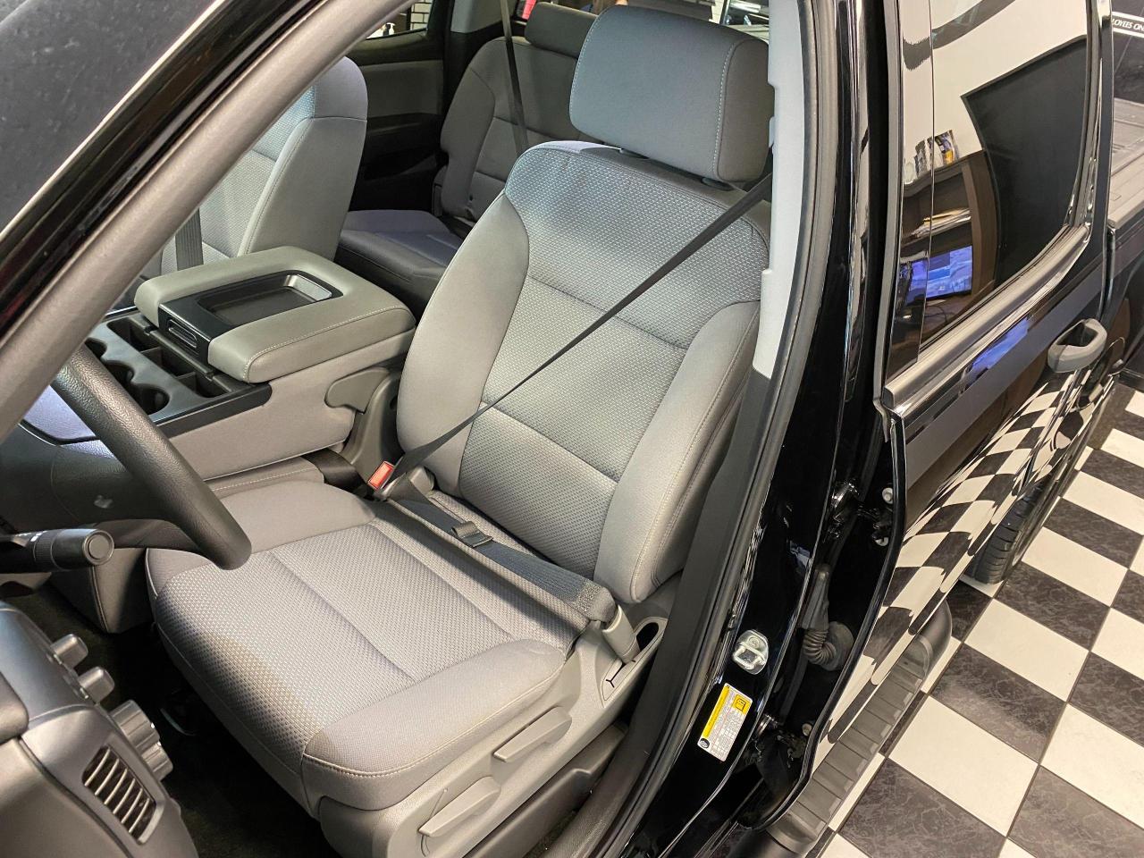 2018 Chevrolet Silverado 1500 Custom 4x4 5.3L V8+RemoteStart+Xenons+CLEAN CARFAX - Photo #20