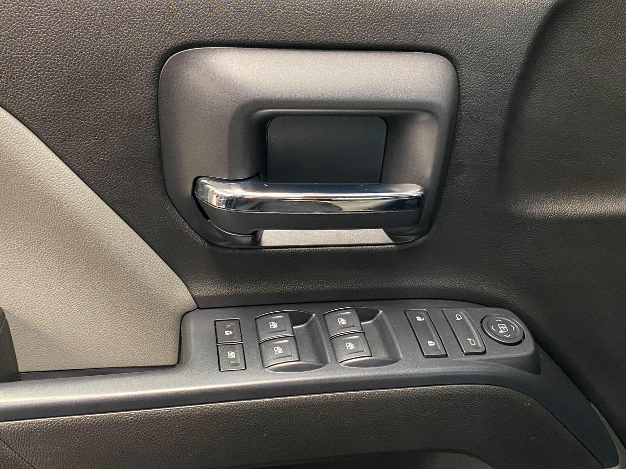 2018 Chevrolet Silverado 1500 Custom 4x4 5.3L V8+RemoteStart+Xenons+CLEAN CARFAX Photo113