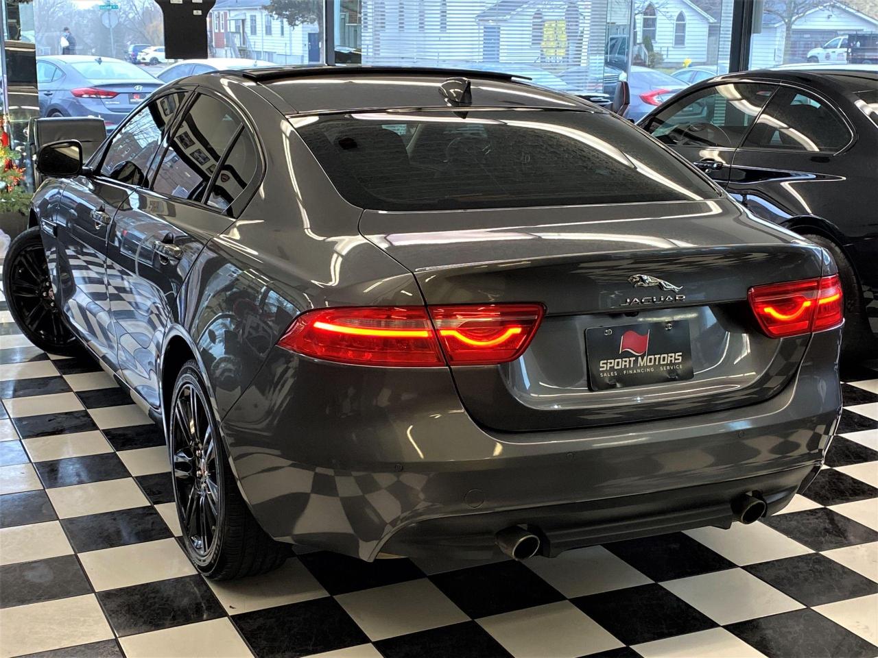 2018 Jaguar XE Prestige AWD+Cooled Seats+Blind Spot+CLEAN CARFAX - Photo #14