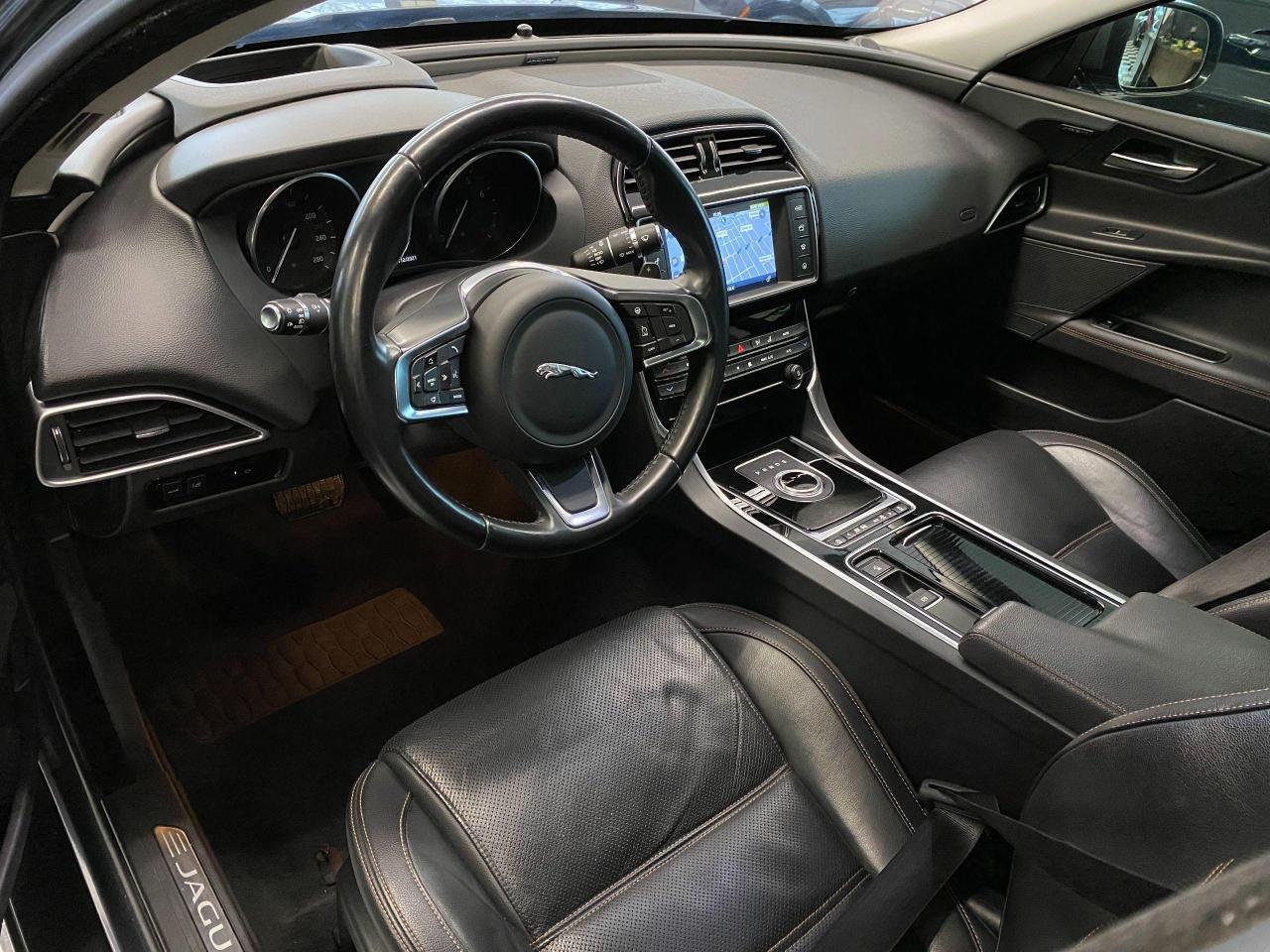 2018 Jaguar XE Prestige AWD+Cooled Seats+Blind Spot+CLEAN CARFAX - Photo #18