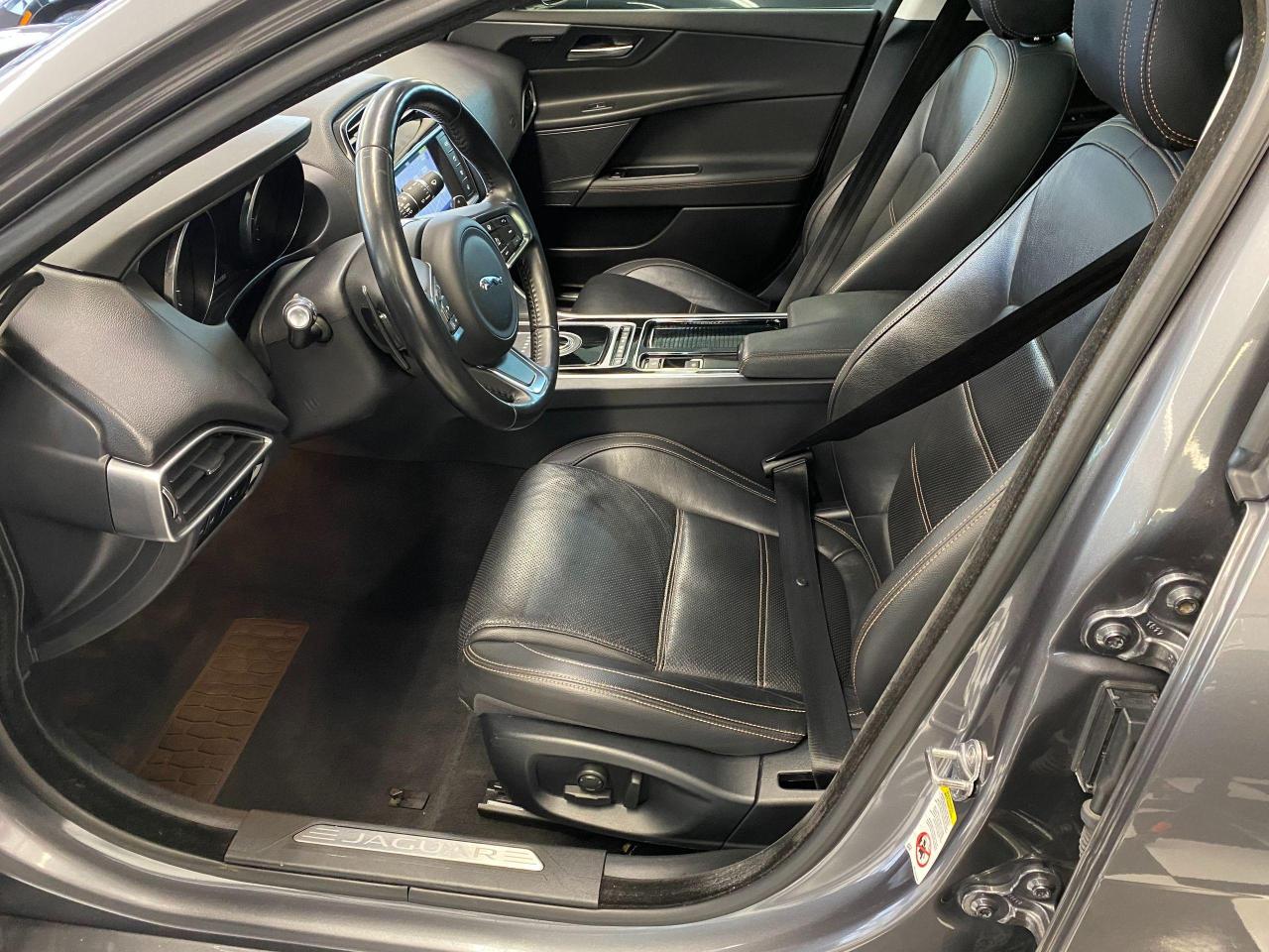 2018 Jaguar XE Prestige AWD+Cooled Seats+Blind Spot+CLEAN CARFAX - Photo #19
