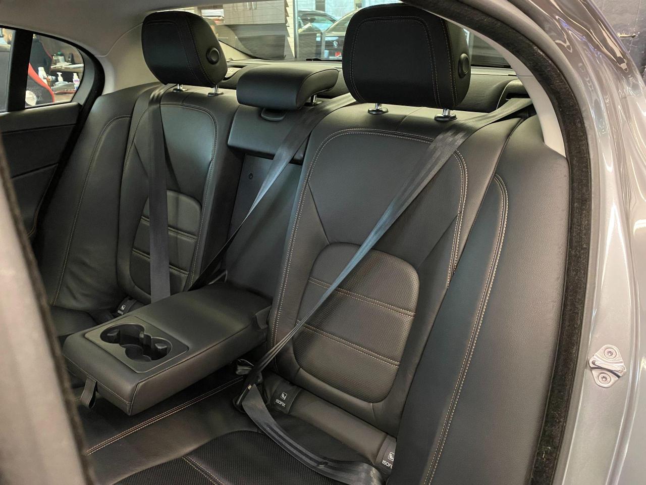 2018 Jaguar XE Prestige AWD+Cooled Seats+Blind Spot+CLEAN CARFAX - Photo #25