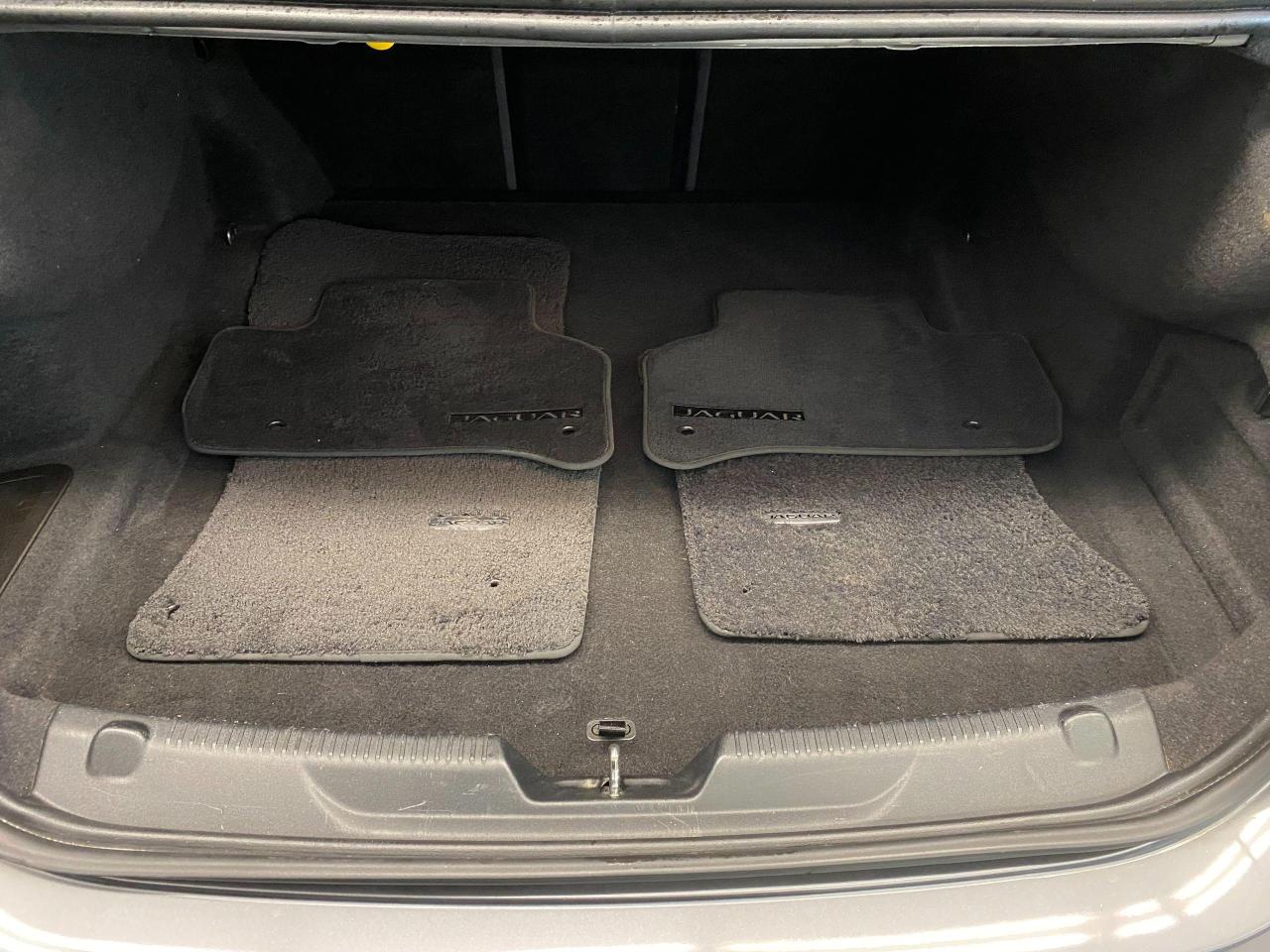 2018 Jaguar XE Prestige AWD+Cooled Seats+Blind Spot+CLEAN CARFAX - Photo #27