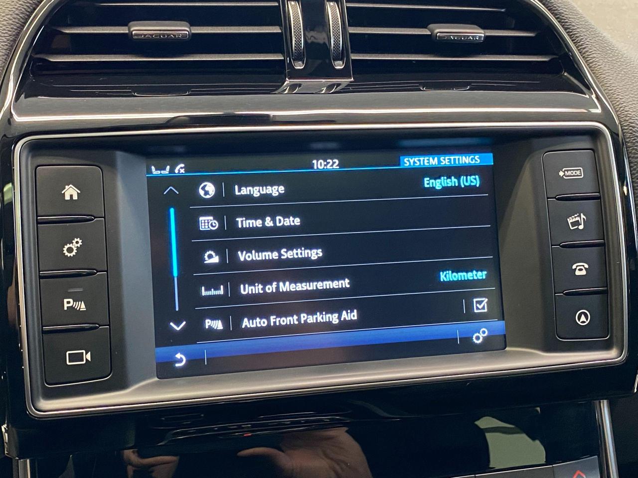 2018 Jaguar XE Prestige AWD+Cooled Seats+Blind Spot+CLEAN CARFAX Photo35
