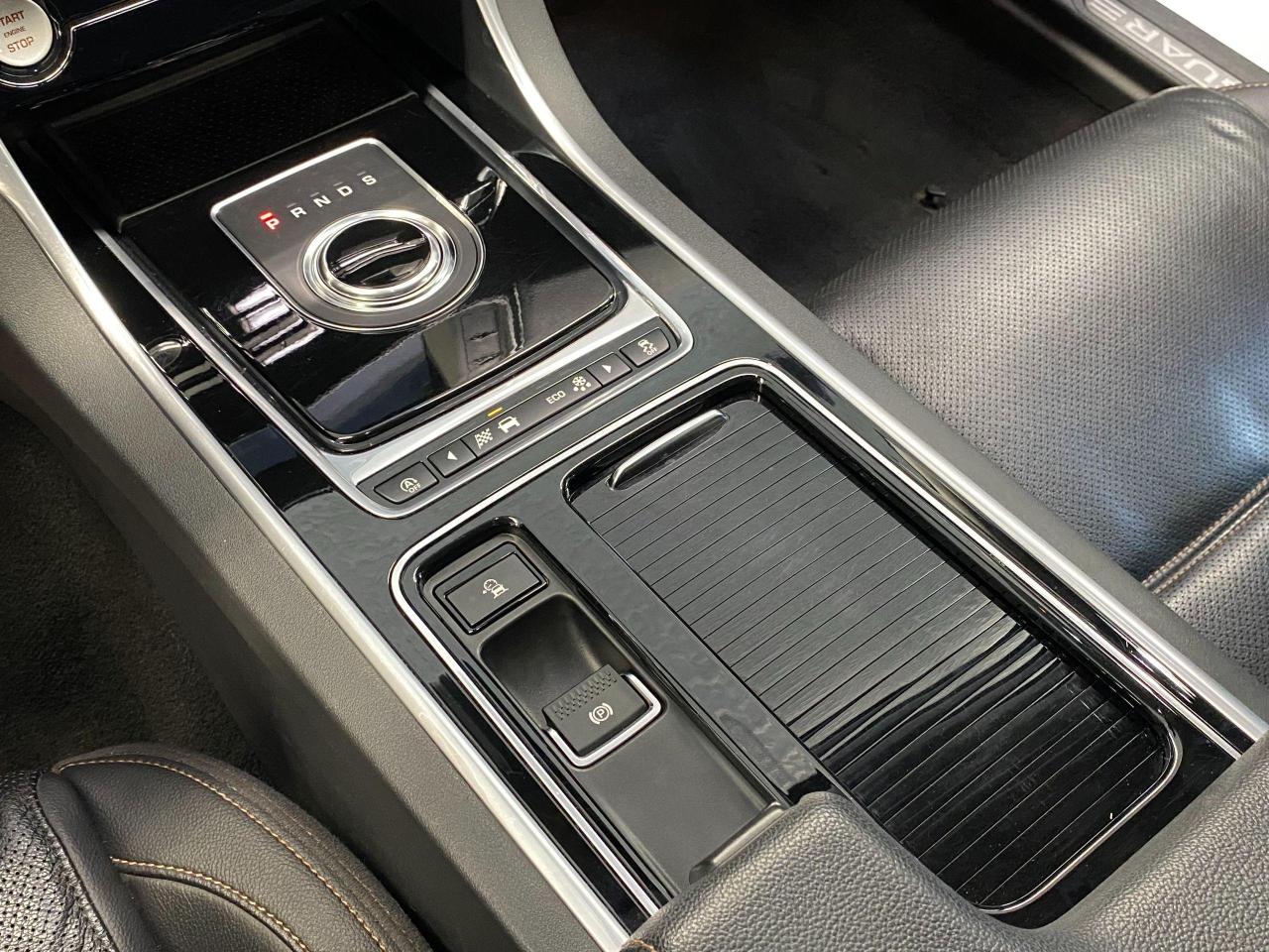 2018 Jaguar XE Prestige AWD+Cooled Seats+Blind Spot+CLEAN CARFAX - Photo #40
