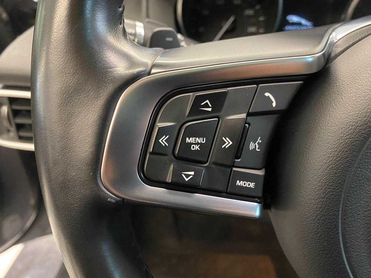 2018 Jaguar XE Prestige AWD+Cooled Seats+Blind Spot+CLEAN CARFAX - Photo #57