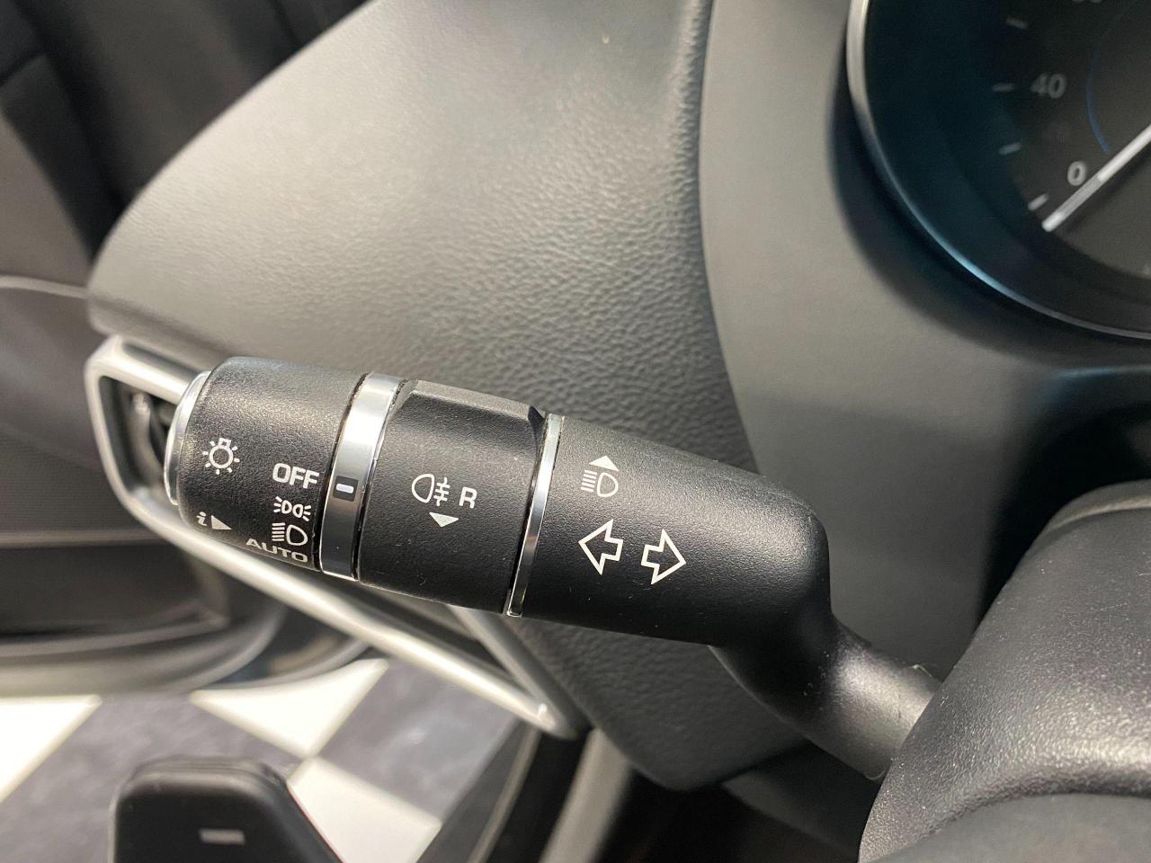 2018 Jaguar XE Prestige AWD+Cooled Seats+Blind Spot+CLEAN CARFAX - Photo #59