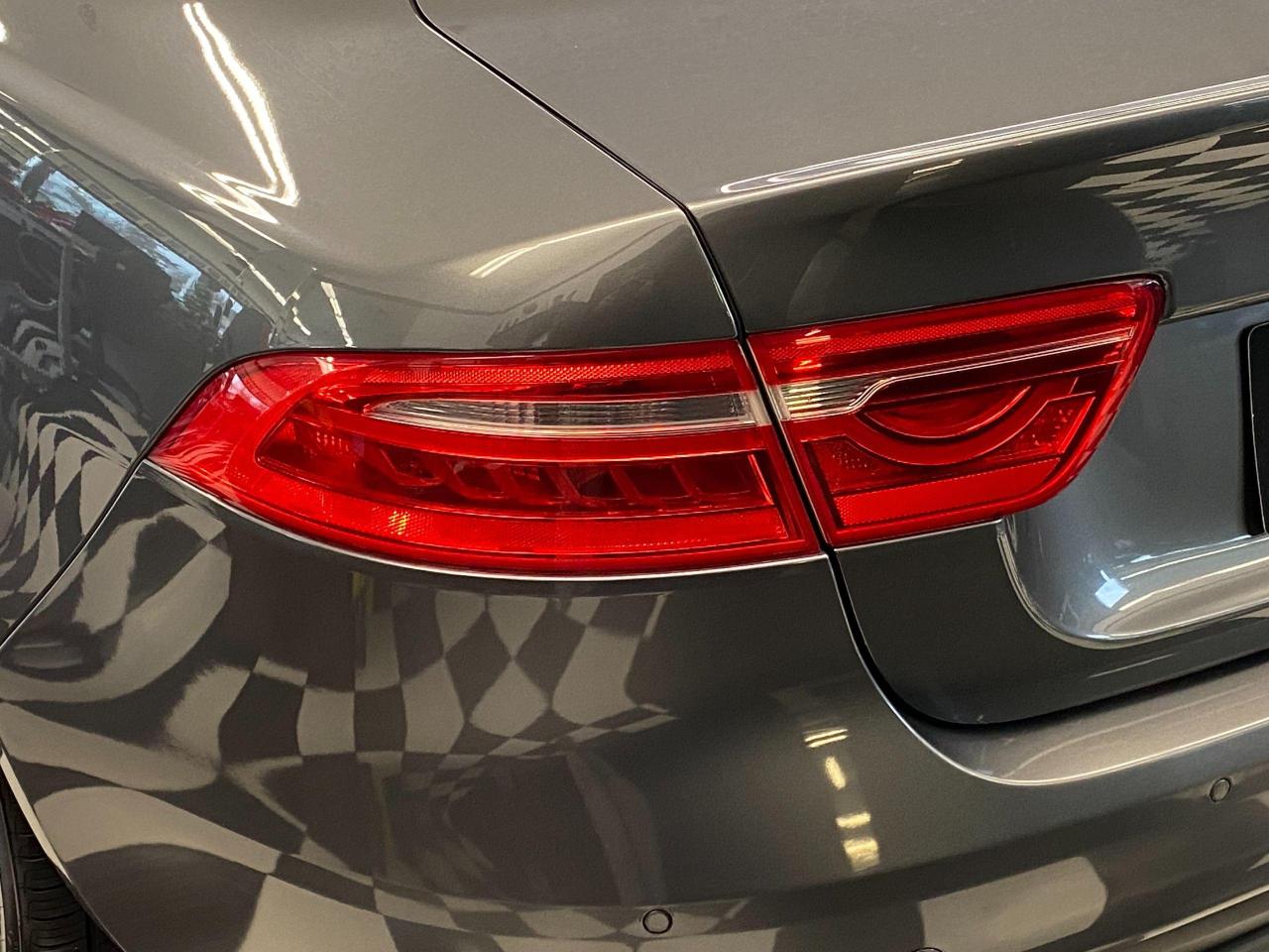 2018 Jaguar XE Prestige AWD+Cooled Seats+Blind Spot+CLEAN CARFAX - Photo #71