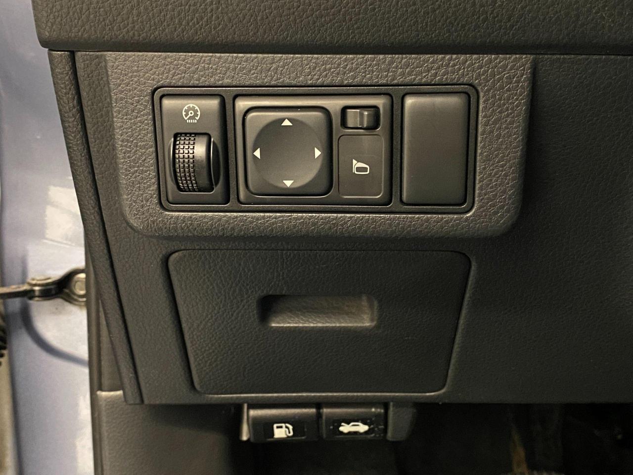 2009 Nissan Versa 1.8 S+Power Options+A/C+CLEAN CARFAX - Photo #30