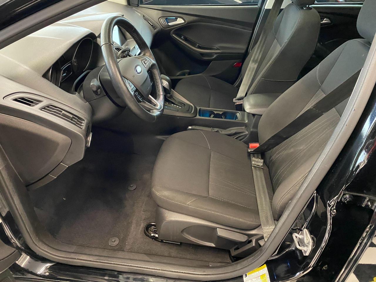 2017 Ford Focus SEL+ApplePlay+Camera+Sensors+Roof+CLEAN CARFAX Photo88