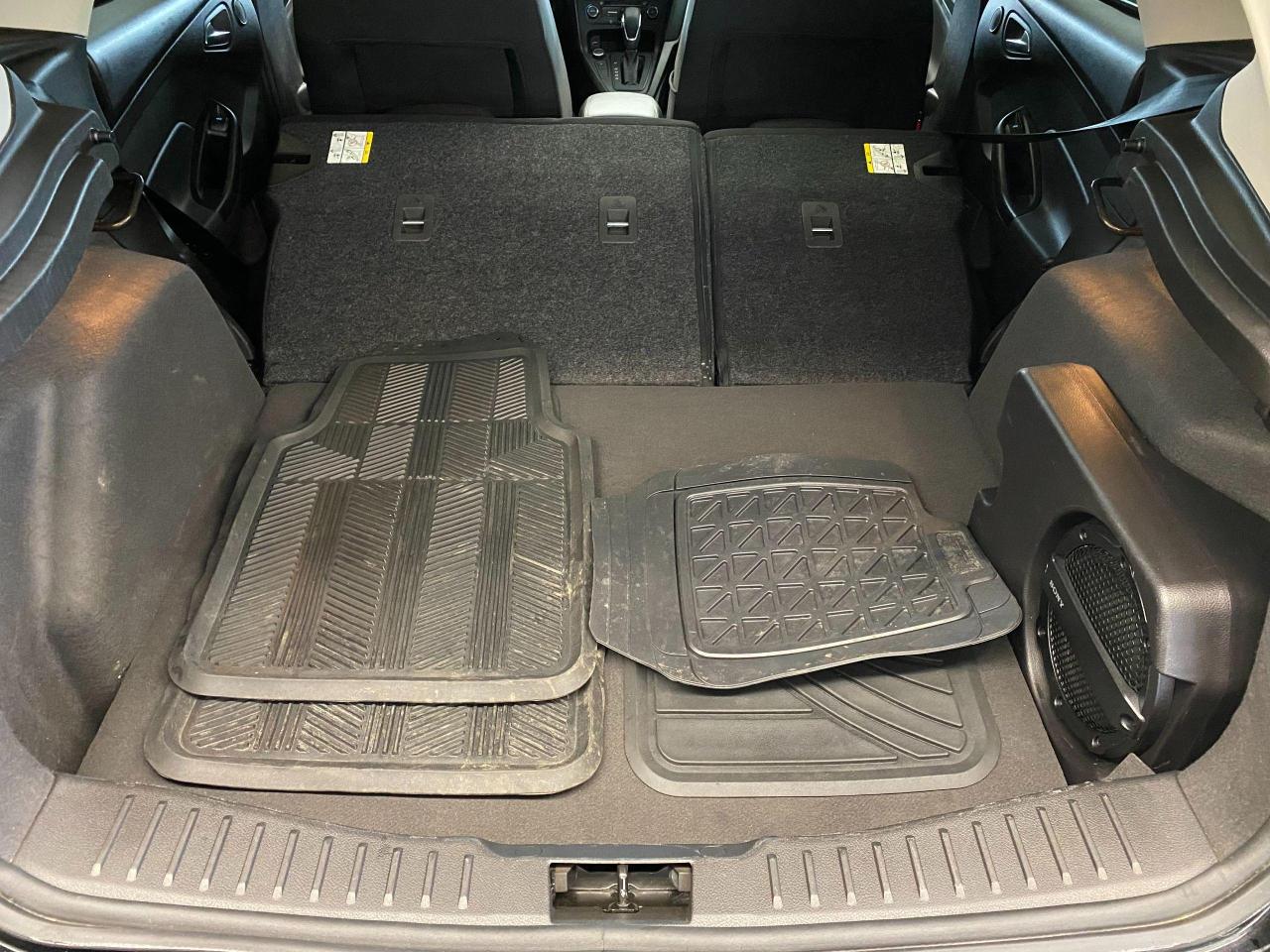 2017 Ford Focus SEL+ApplePlay+Camera+Sensors+Roof+CLEAN CARFAX - Photo #26