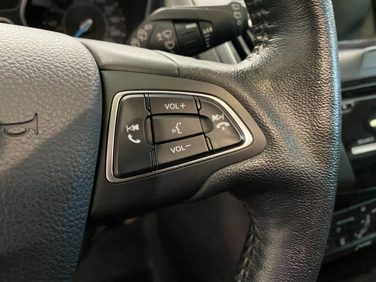2017 Ford Focus SEL+ApplePlay+Camera+Sensors+Roof+CLEAN CARFAX - Photo #53