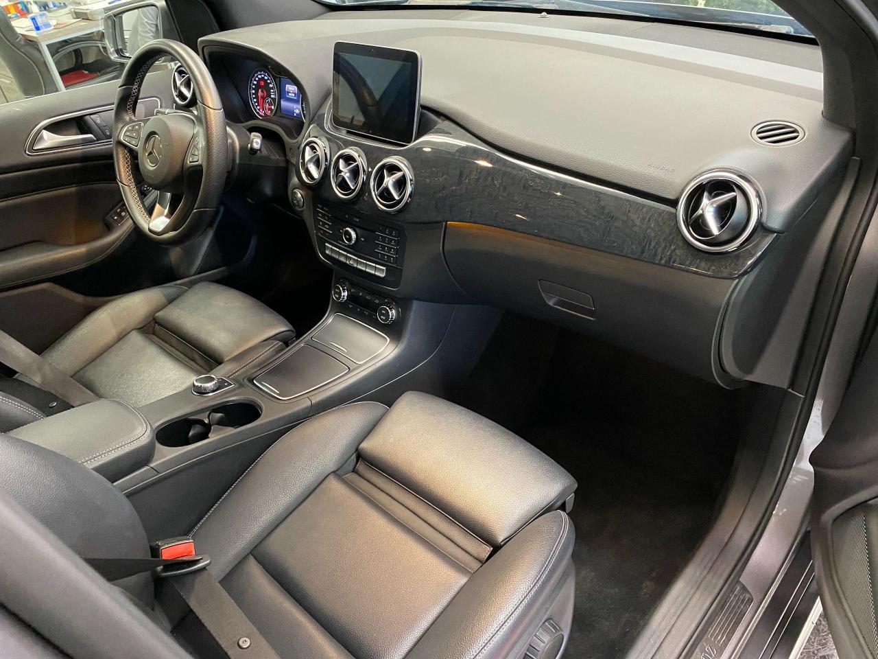 2017 Mercedes-Benz B-Class B 250 4MATIC+GPS+Xenons+Camera+Roof+CLEAN CARFAX Photo89