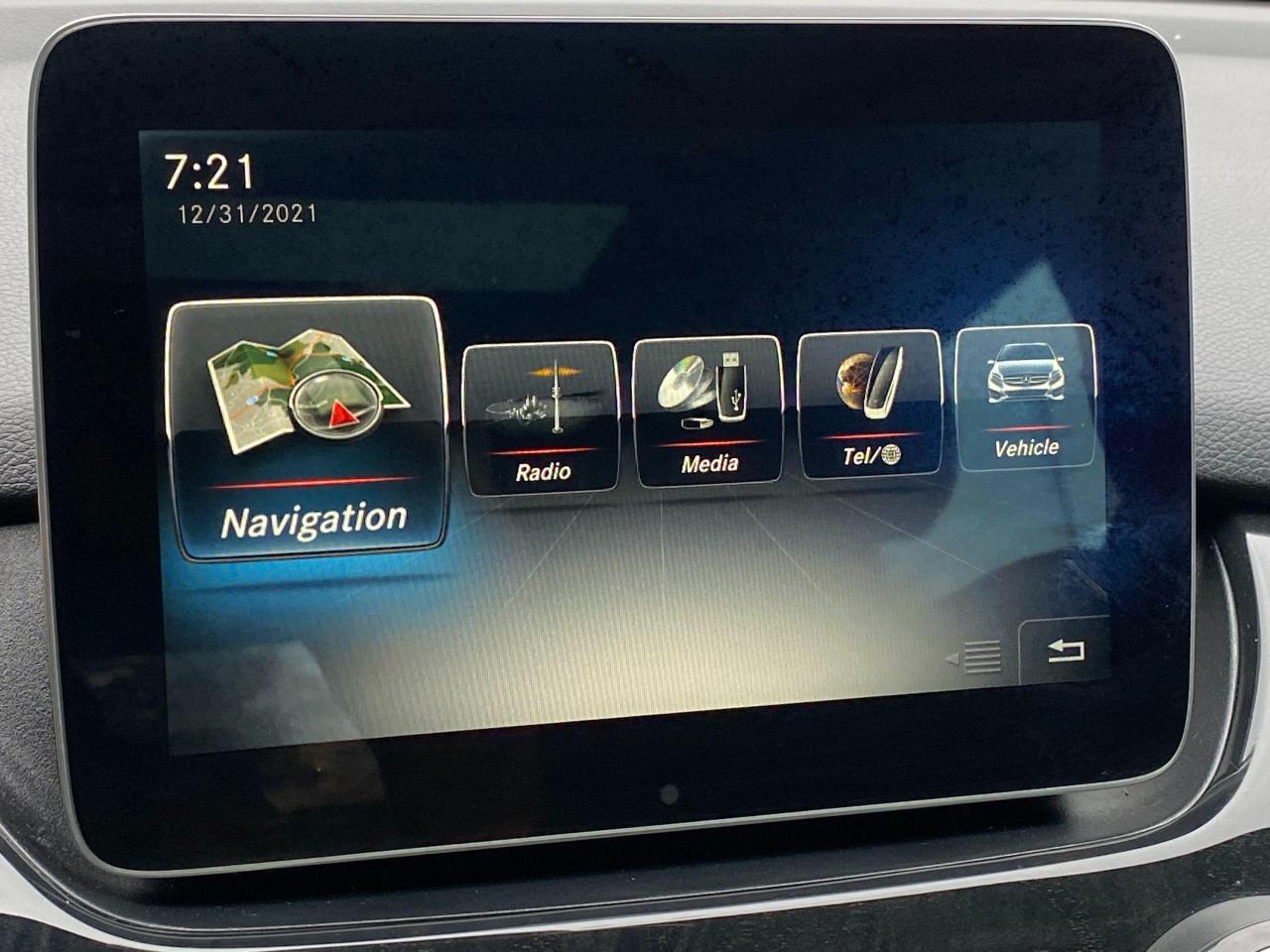 2017 Mercedes-Benz B-Class B 250 4MATIC+GPS+Xenons+Camera+Roof+CLEAN CARFAX - Photo #33