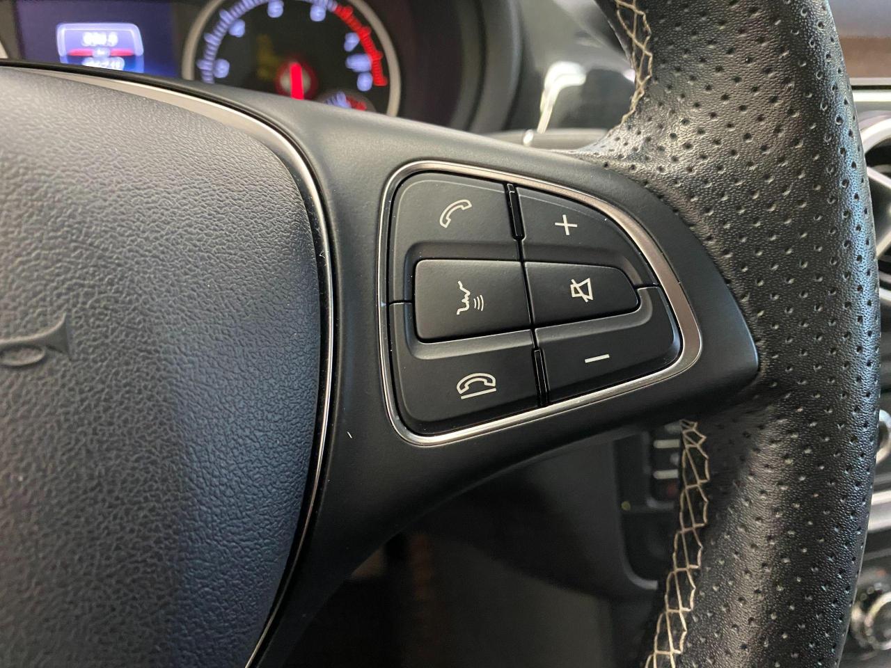 2017 Mercedes-Benz B-Class B 250 4MATIC+GPS+Xenons+Camera+Roof+CLEAN CARFAX Photo118