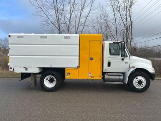 2006 International 4300 CHIPPER DUMP TRUCK - Photo #7