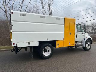 2006 International 4300 CHIPPER DUMP TRUCK - Photo #8