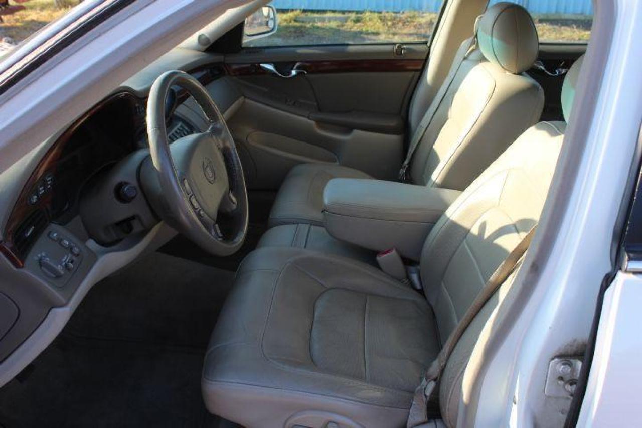 2005 Cadillac DeVille  Photo4