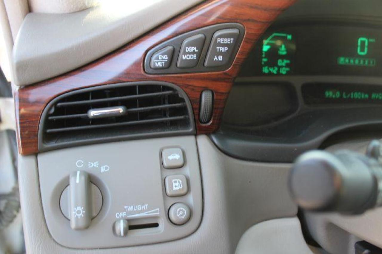 2005 Cadillac DeVille  Photo