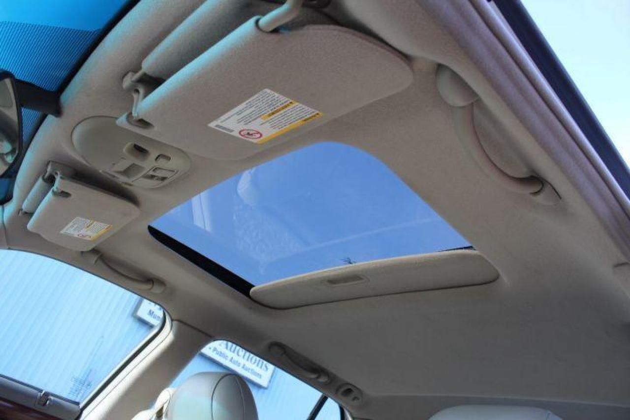 2005 Cadillac DeVille  Photo