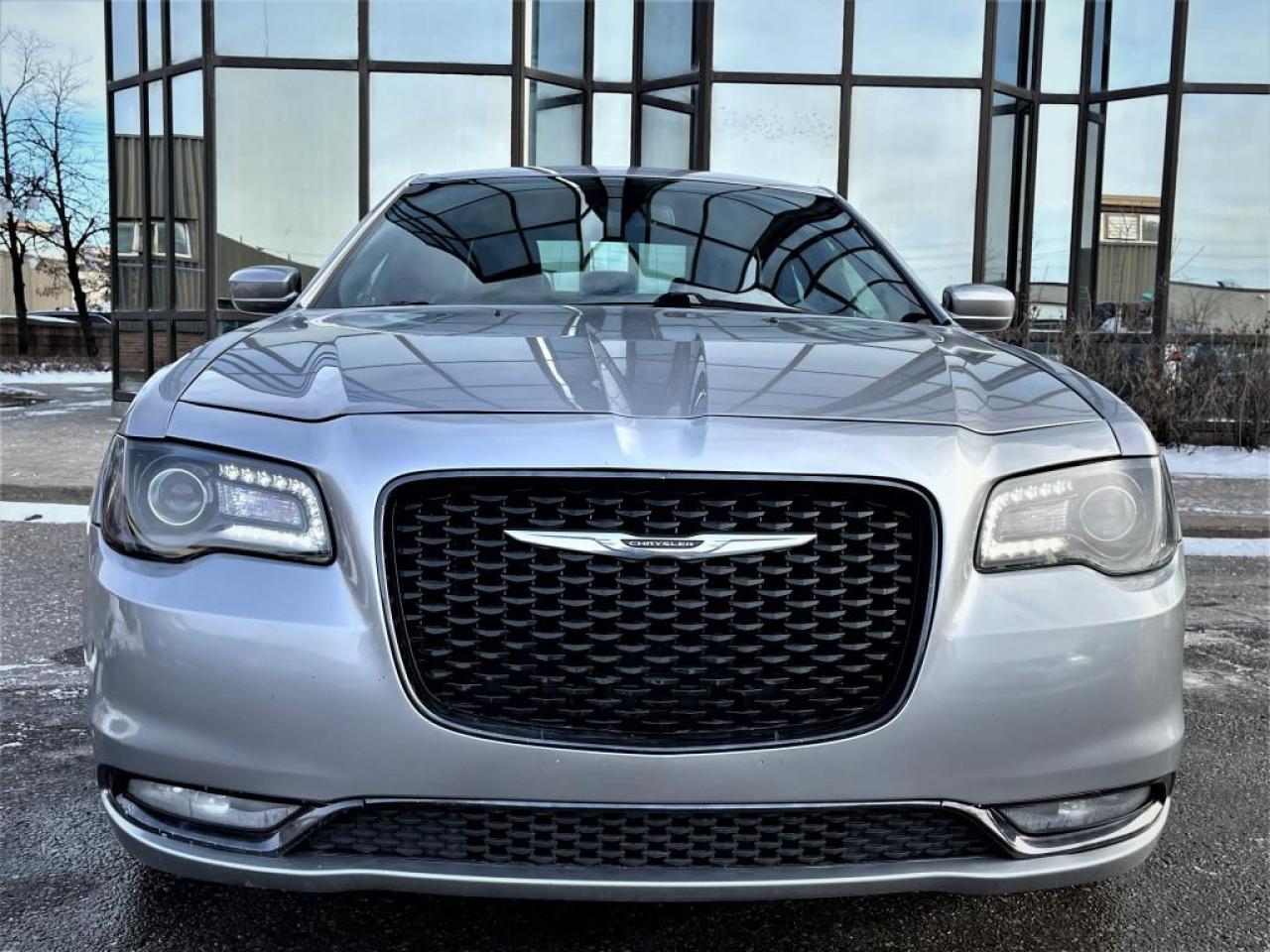 2018 Chrysler 300 S|AWD|ALLOYS|LEATHER HEATED SEATS|REAR-VIEW| Photo2