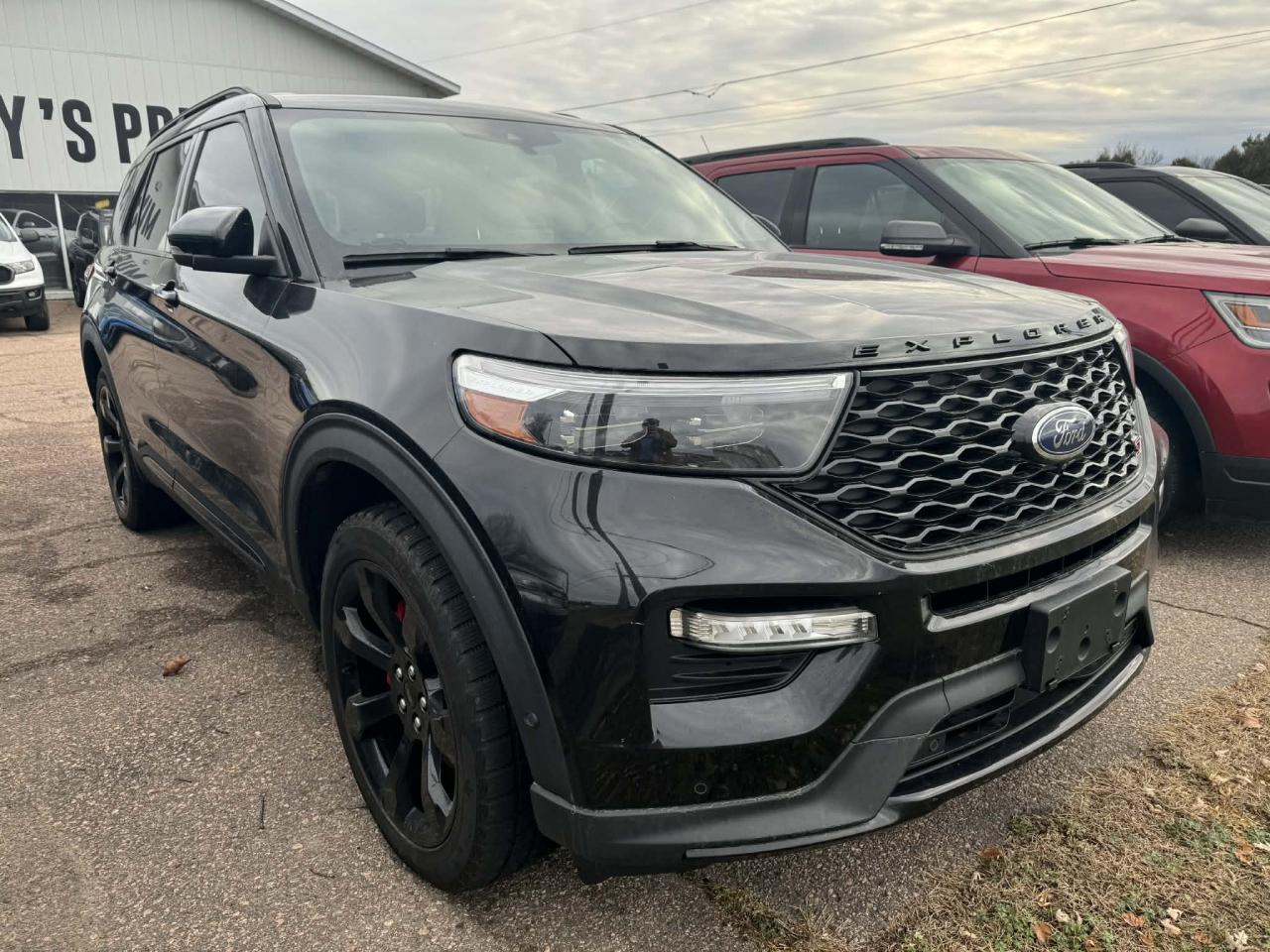 2022 Ford Explorer ST Photo4