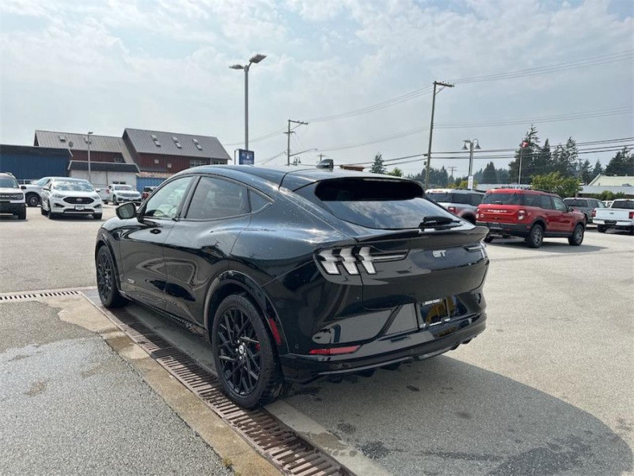 2022 Ford Mustang Mach-E GT Performance Edition Photo2