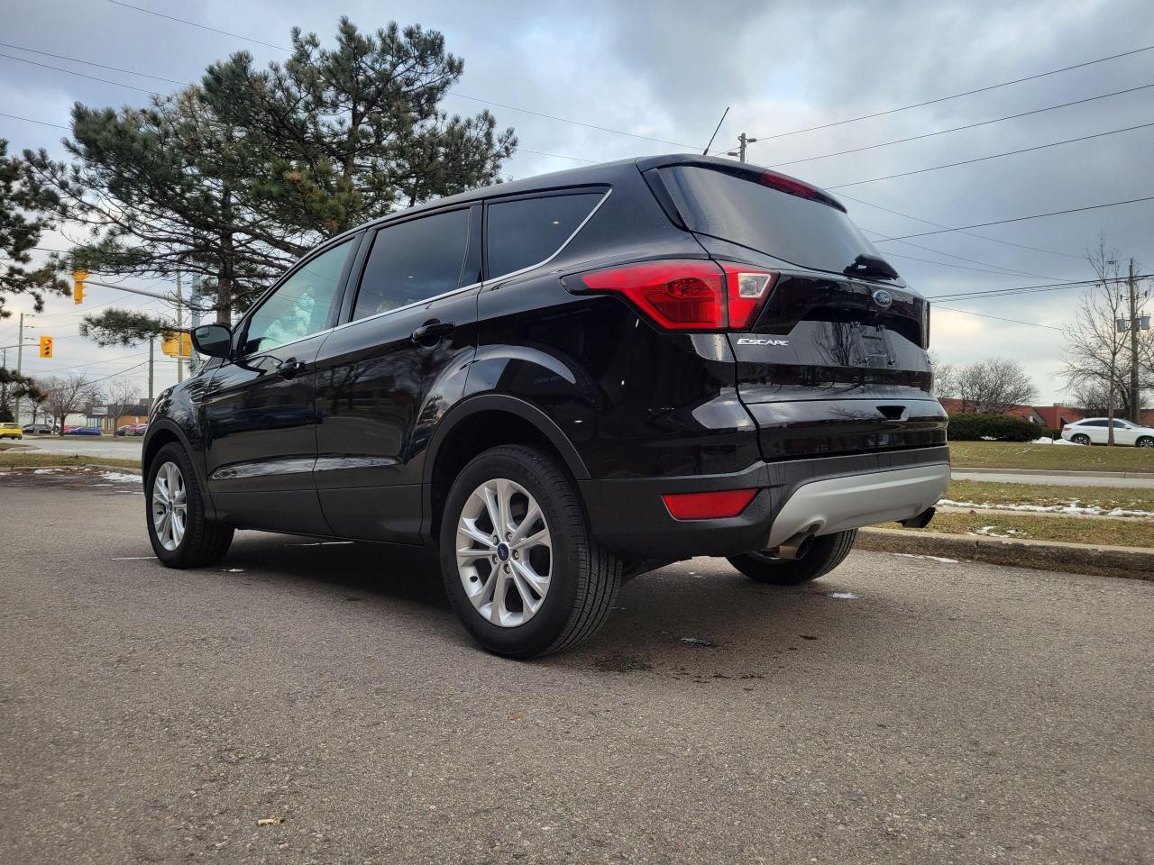 2019 Ford Escape SE Photo3
