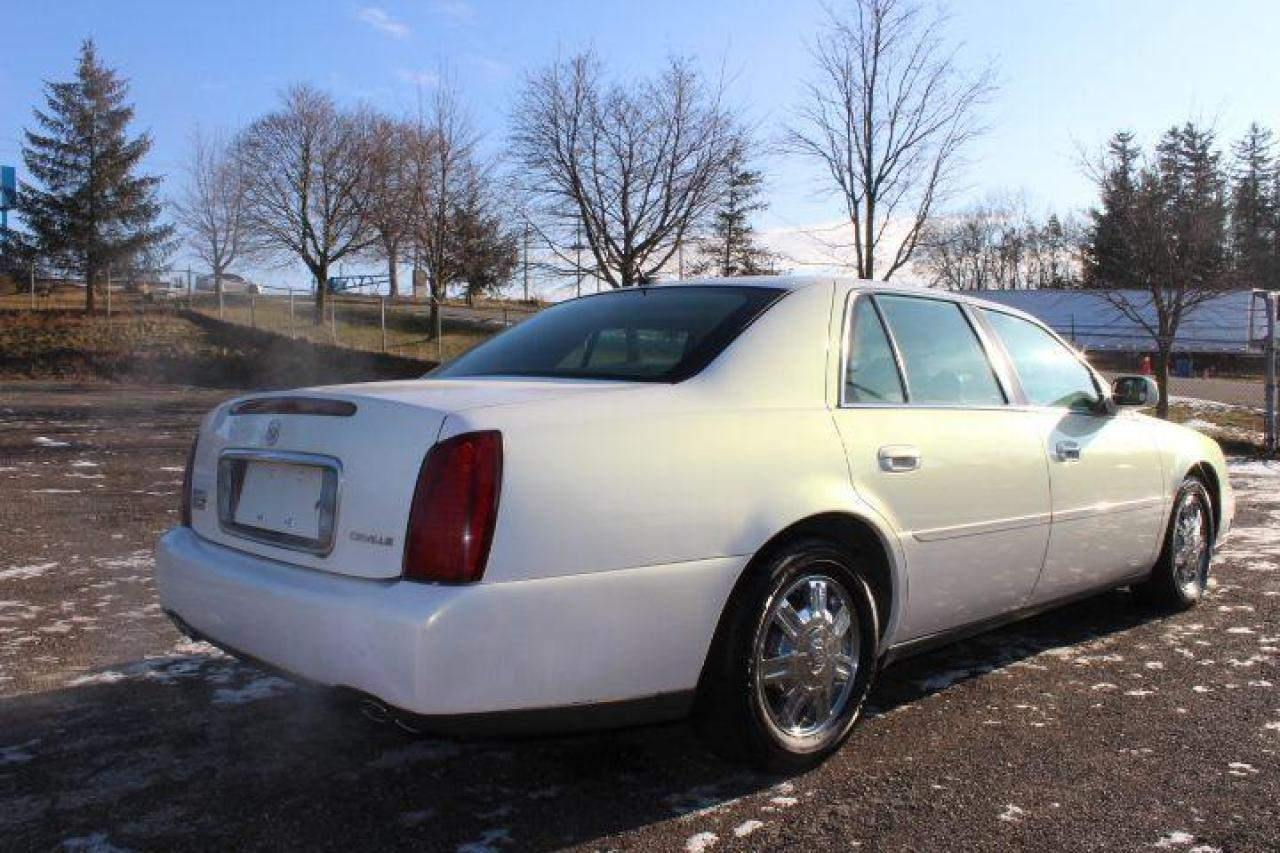 2005 Cadillac DeVille  Photo2