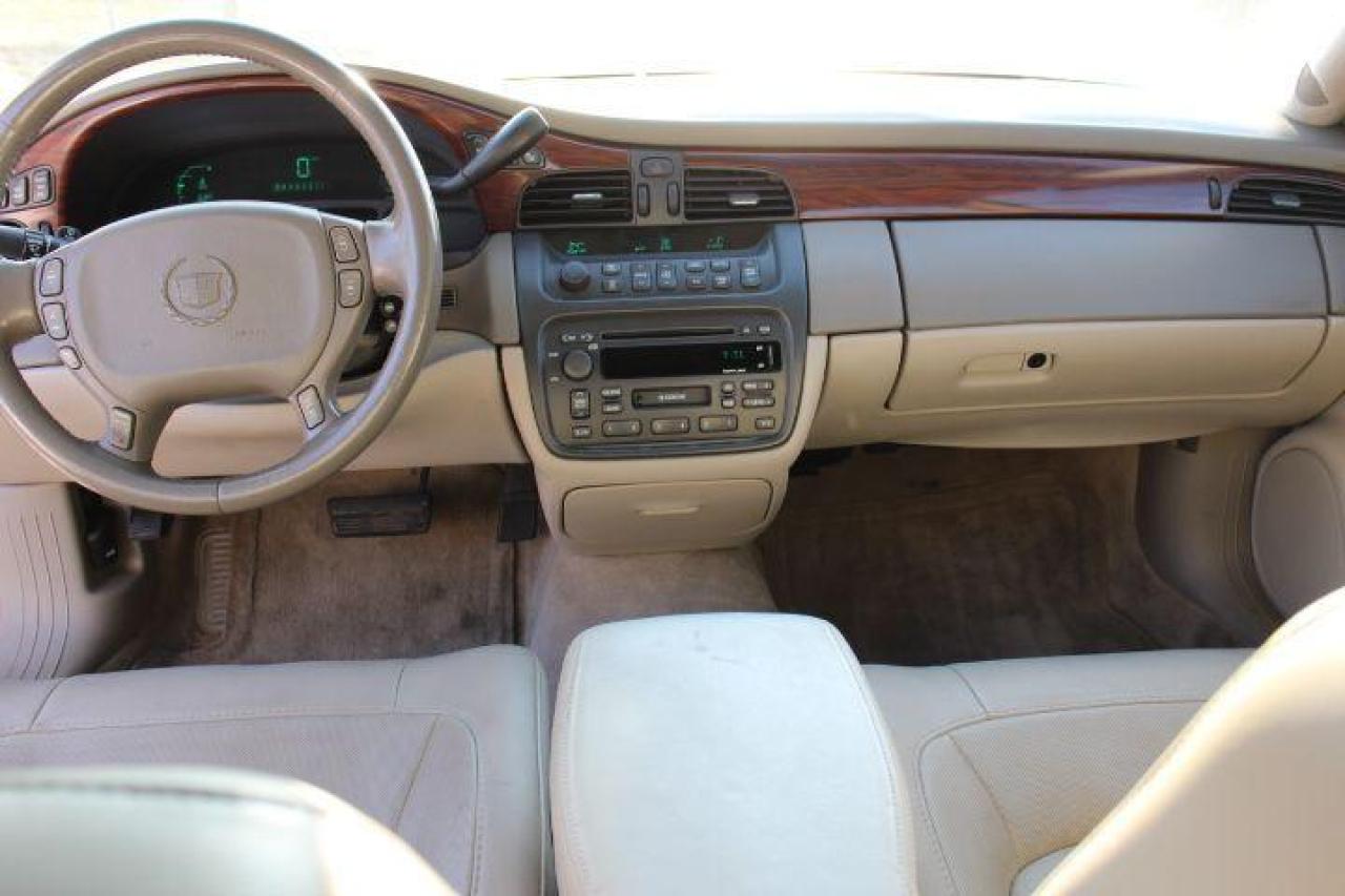 2005 Cadillac DeVille  Photo4