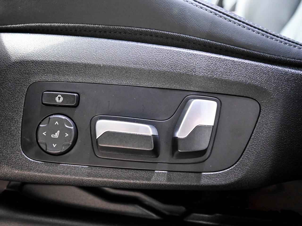 2022 BMW X3 Competition Photo