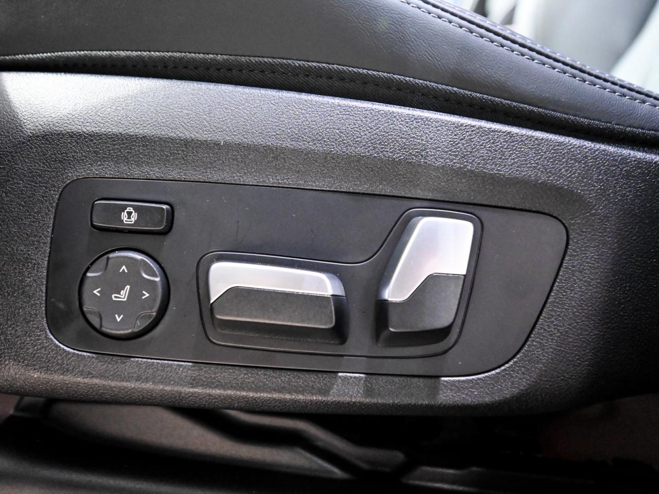 2022 BMW X3 Competition Photo