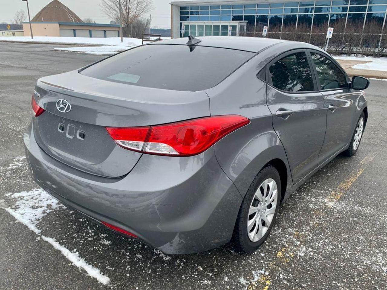 2013 Hyundai Elantra GL Photo3