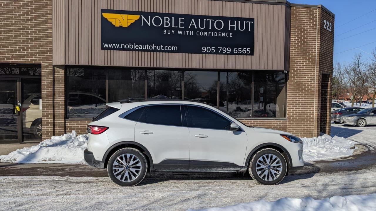 2020 Ford Escape Titanium Hybrid Photo3