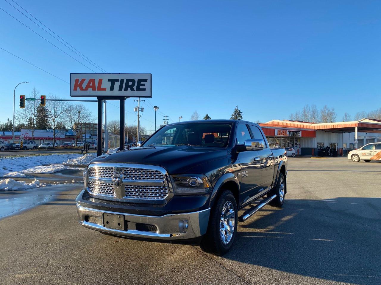 2017 RAM 1500 Laramie - Photo #2