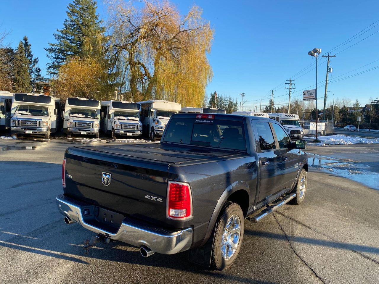 2017 RAM 1500 Laramie - Photo #15